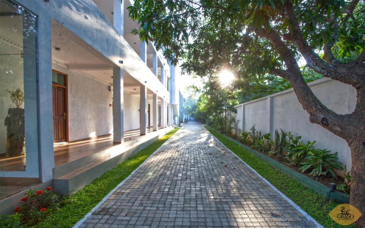 Grand Detagamuwa Hotel Kataragama Exterior photo